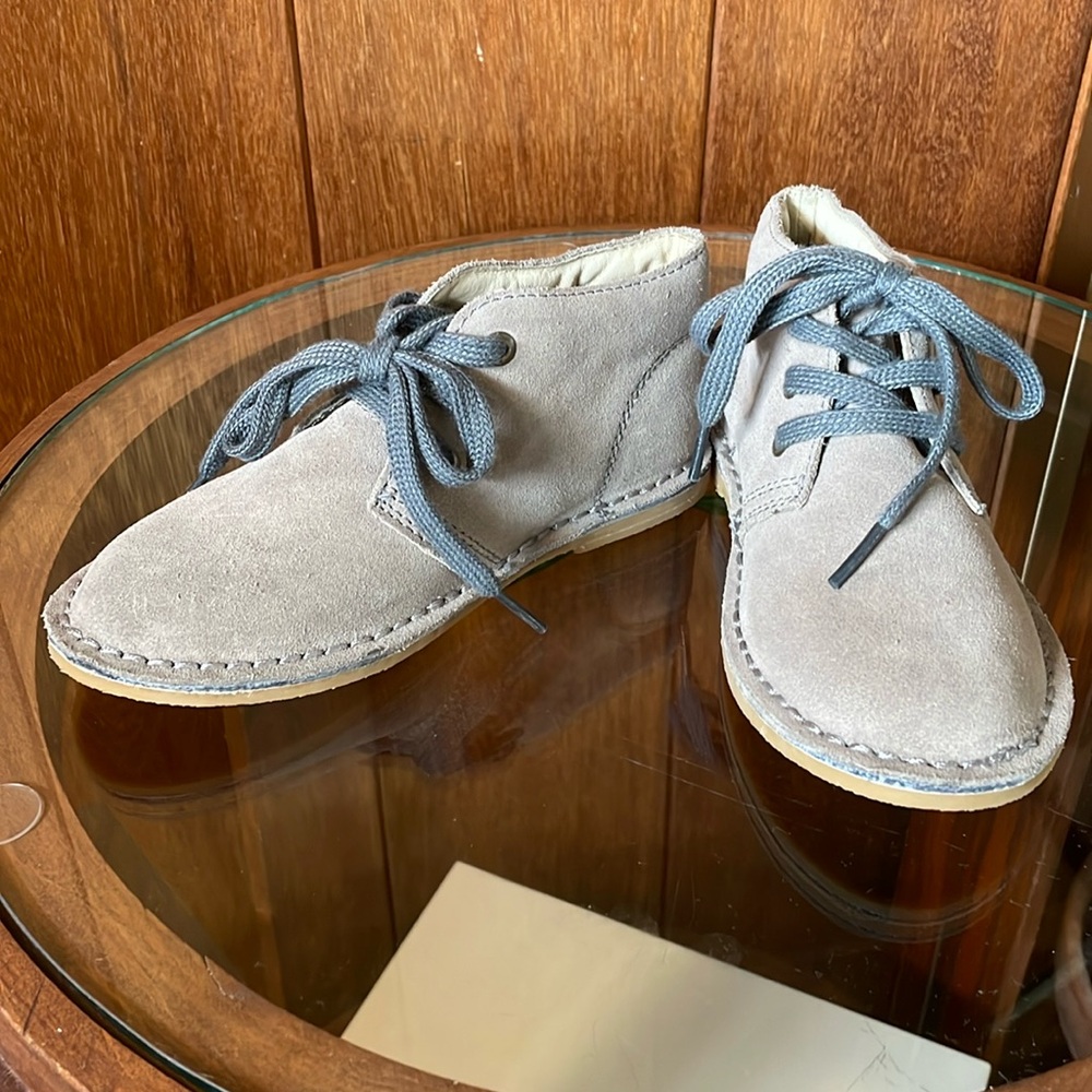 NWOT Brooks Brothers kids suede chukka’s